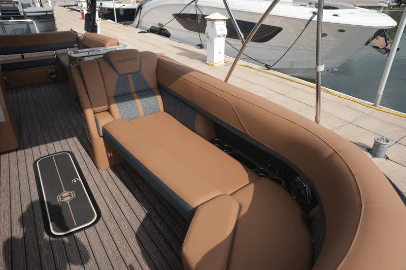 Slide: The Image of Harris 270 Grand Mariner 2025 - 9