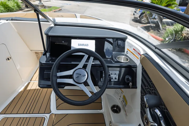 Slide: The Image of Sea Ray SPX 210 Outboard 2025 - 13