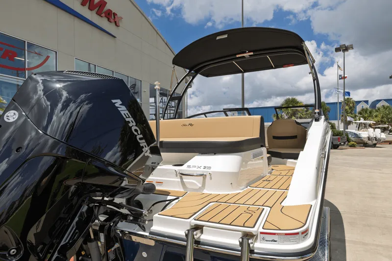 Slide: The Image of Sea Ray SPX 210 Outboard 2025 - 15