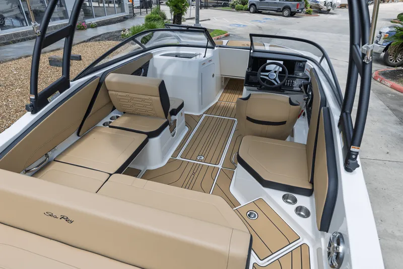 Slide: The Image of Sea Ray SPX 210 Outboard 2025 - 3