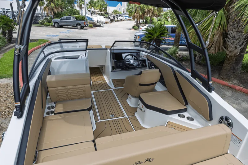 Slide: The Image of Sea Ray SPX 210 Outboard 2025 - 5