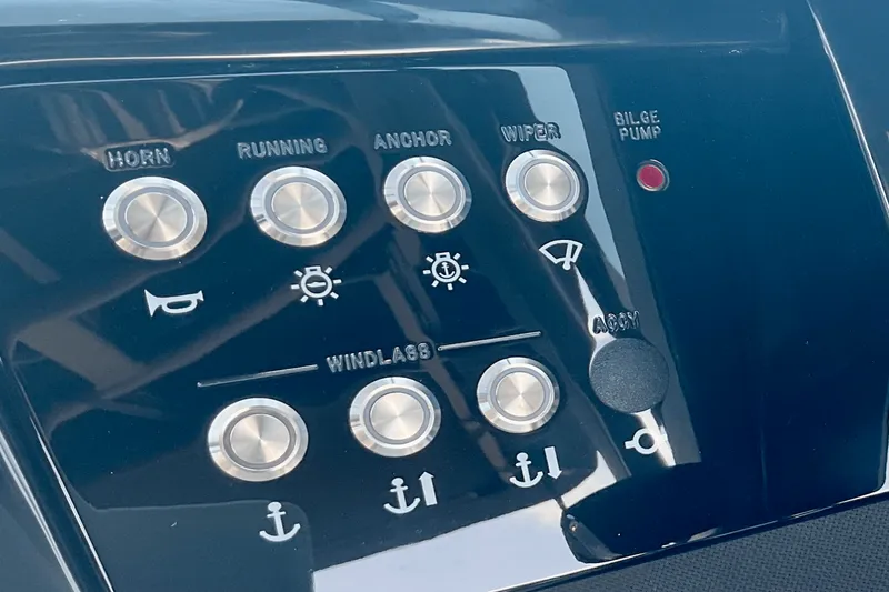 Slide: The Image of Sea Ray SLX 260 Outboard 2025 - 22