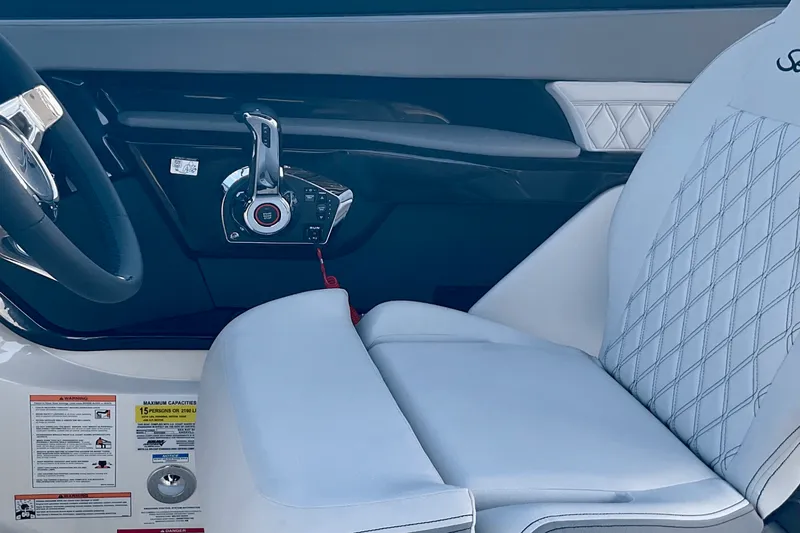 Slide: The Image of Sea Ray SLX 260 Outboard 2025 - 23