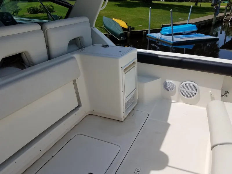 Slide: The Image of Spacious fishing deck - 14