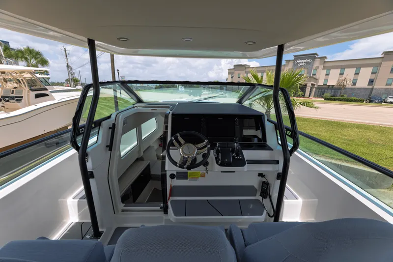 Slide: The Image of Saxdor 320 GTO 2025 - 13