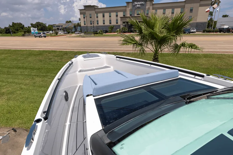 Slide: The Image of Saxdor 320 GTO 2025 - 20