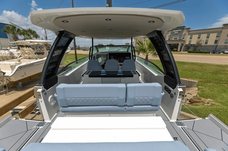 Slide: The Image of Saxdor 320 GTO 2025 - 7