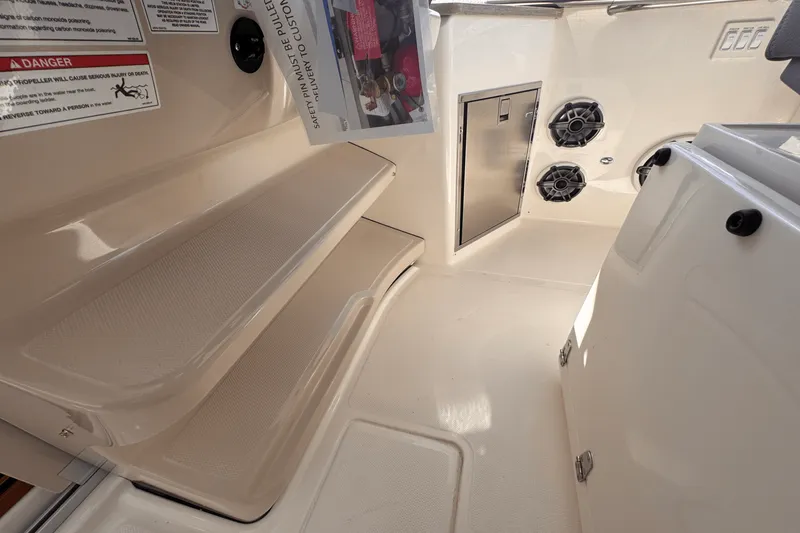 Slide: The Image of Boston Whaler 350 Realm 2025 - 26