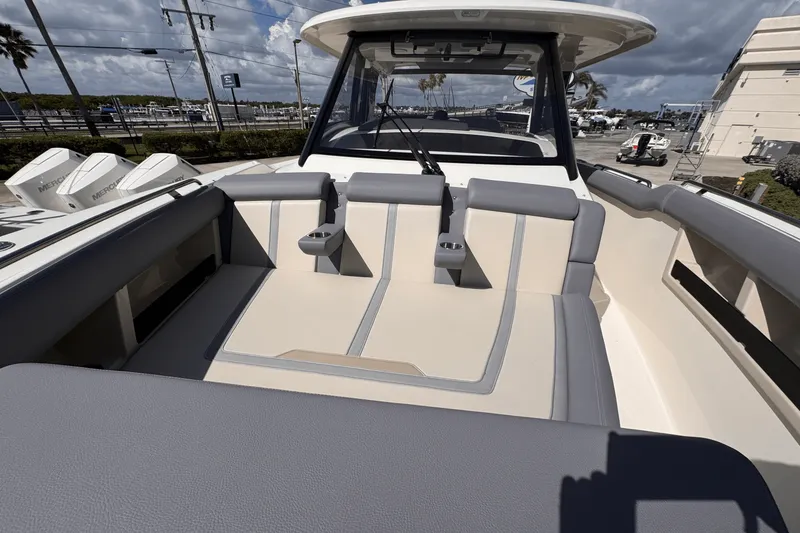 Slide: The Image of Boston Whaler 350 Realm 2025 - 28