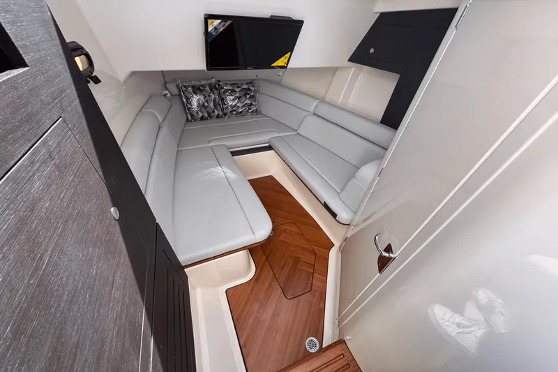 Slide: The Image of Boston Whaler 350 Realm 2025 - 34