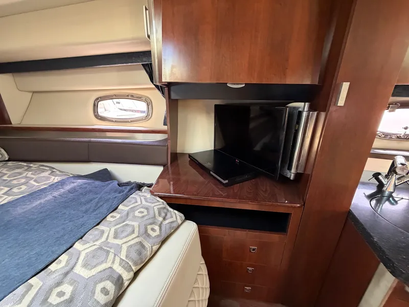 Slide: The Image of Chaparral 330 SIGNATURE 2014 - 17
