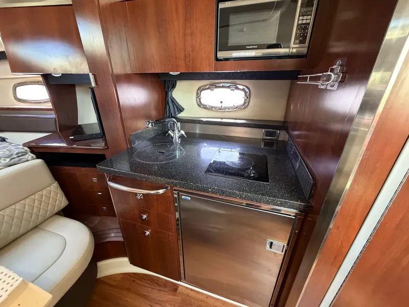 Slide: The Image of Chaparral 330 SIGNATURE 2014 - 18