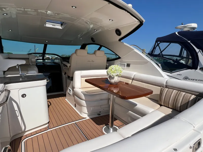 Slide: The Image of Sea Ray 410 Sundancer 2015 - 11