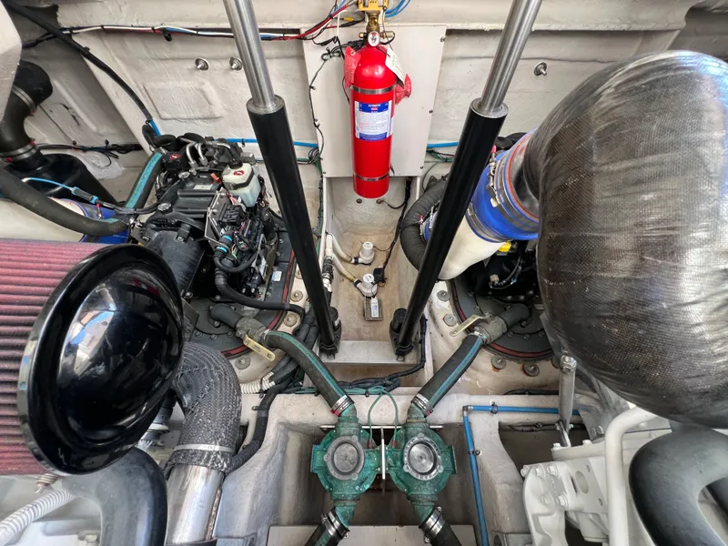 Slide: The Image of Sea Ray 410 Sundancer 2015 - 111