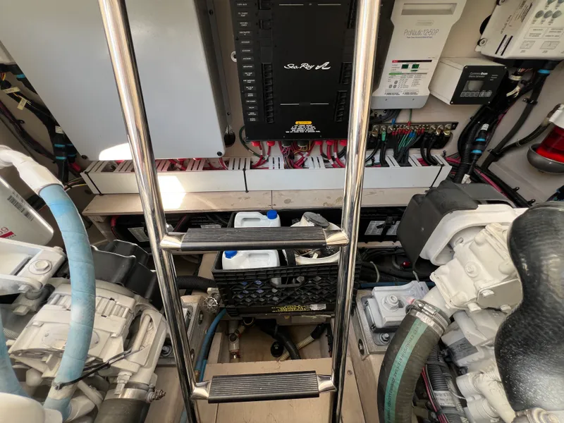 Slide: The Image of Sea Ray 410 Sundancer 2015 - 112