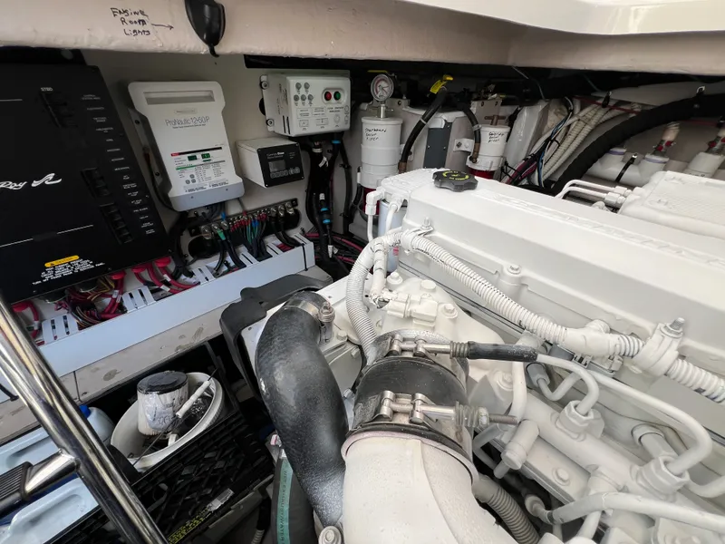 Slide: The Image of Sea Ray 410 Sundancer 2015 - 113