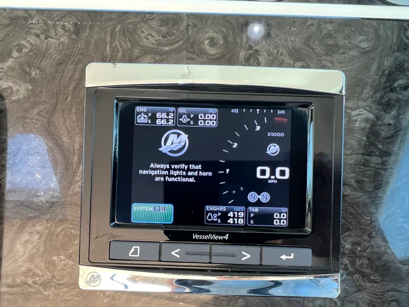 Slide: The Image of Sea Ray 410 Sundancer 2015 - 120