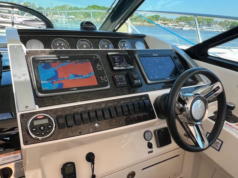 Slide: The Image of Sea Ray 410 Sundancer 2015 - 122