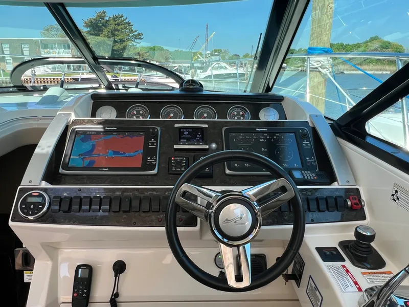 Slide: The Image of Sea Ray 410 Sundancer 2015 - 123