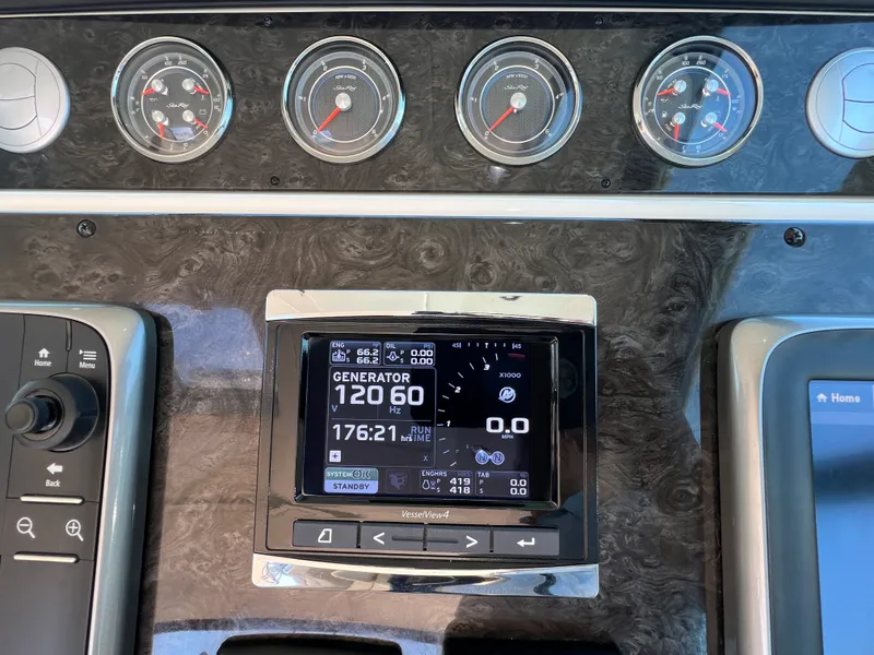Slide: The Image of Sea Ray 410 Sundancer 2015 - 126