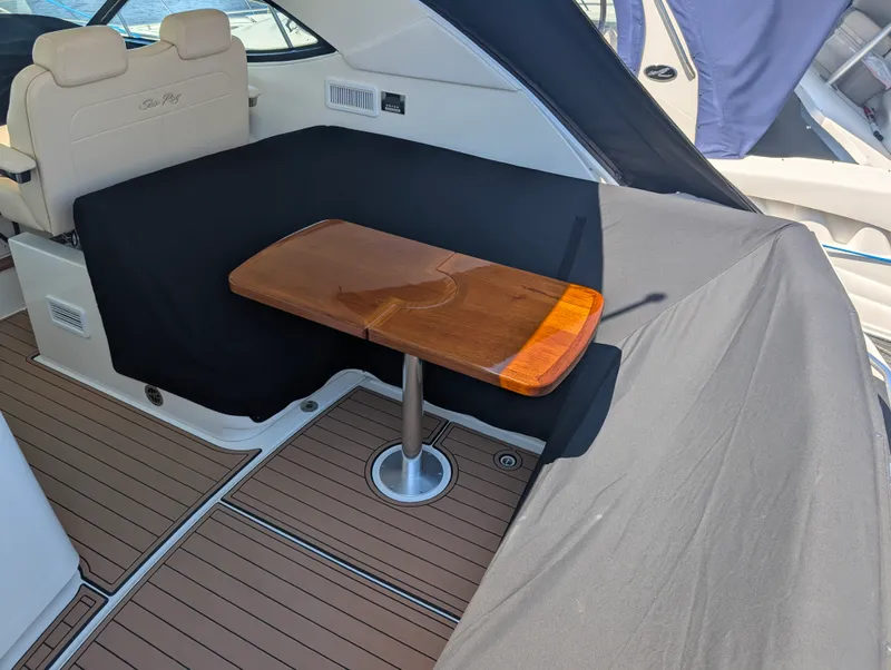 Slide: The Image of Sea Ray 410 Sundancer 2015 - 129