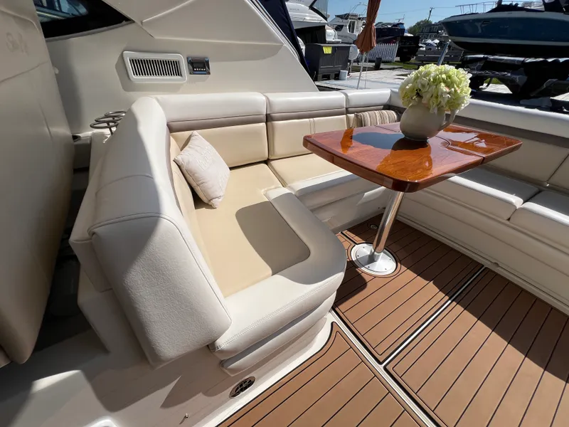 Slide: The Image of Sea Ray 410 Sundancer 2015 - 13