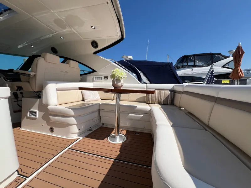 Slide: The Image of Sea Ray 410 Sundancer 2015 - 22