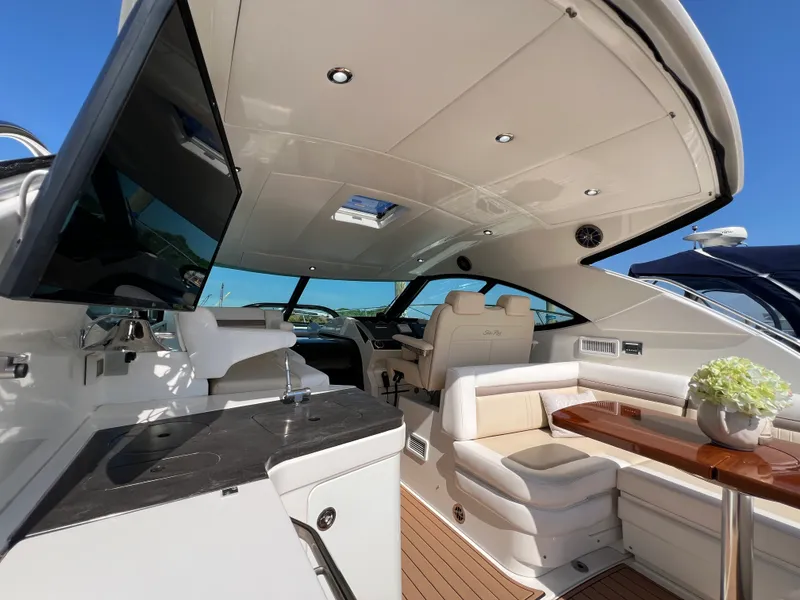 Slide: The Image of Sea Ray 410 Sundancer 2015 - 23