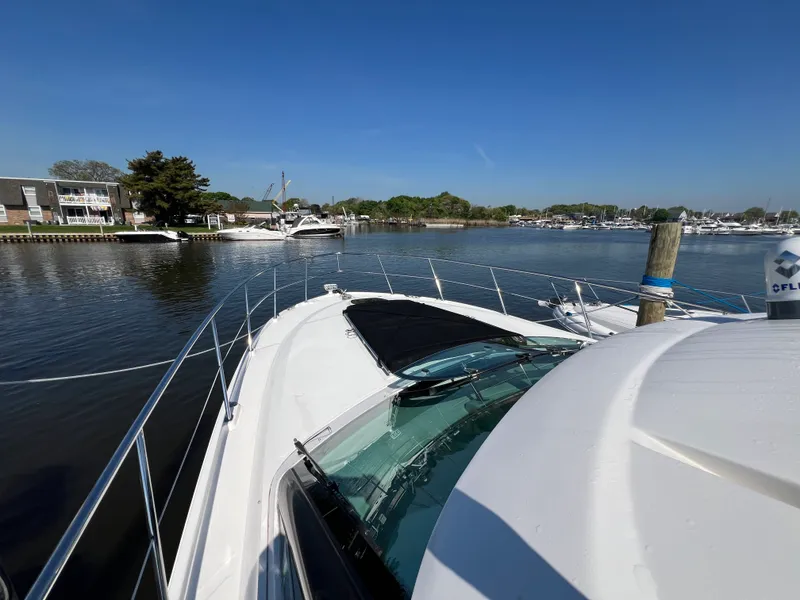 Slide: The Image of Sea Ray 410 Sundancer 2015 - 34