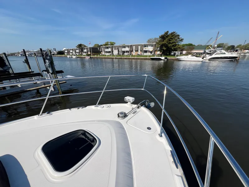 Slide: The Image of Sea Ray 410 Sundancer 2015 - 35