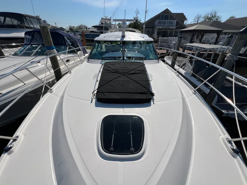 Slide: The Image of Sea Ray 410 Sundancer 2015 - 36