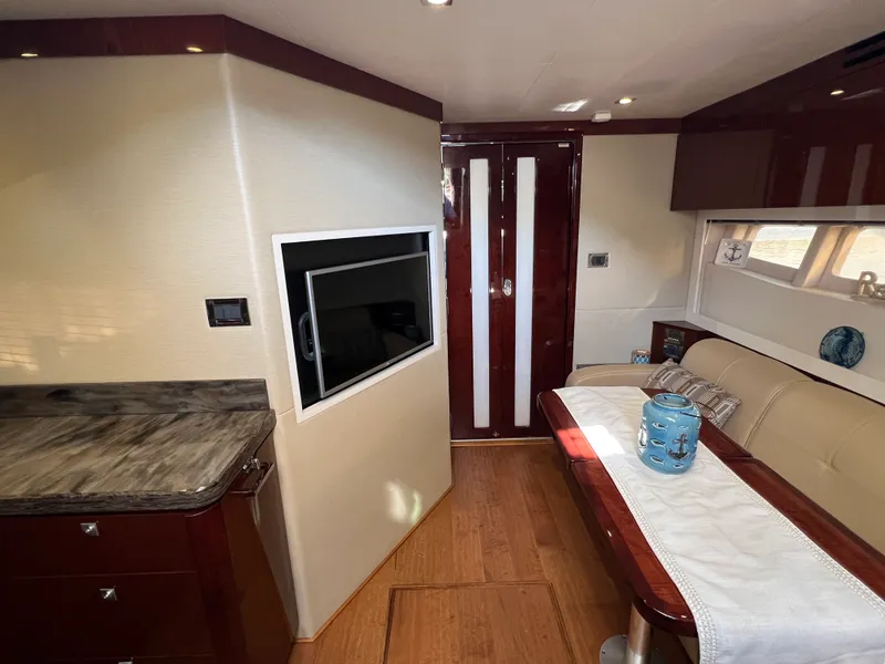 Slide: The Image of Sea Ray 410 Sundancer 2015 - 41