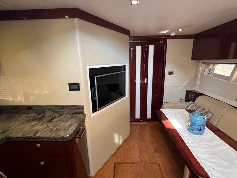 Slide: The Image of Sea Ray 410 Sundancer 2015 - 42