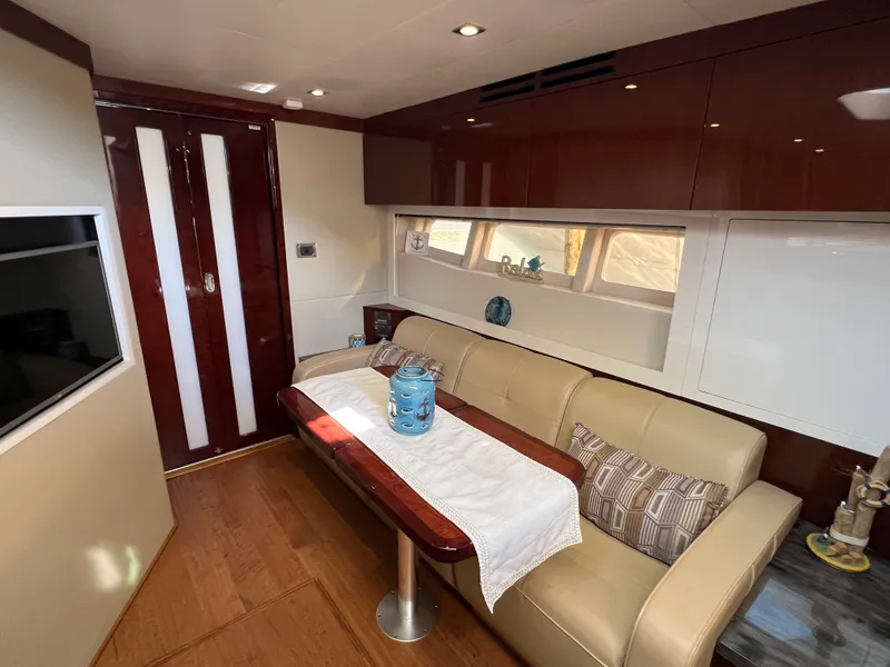 Slide: The Image of Sea Ray 410 Sundancer 2015 - 43