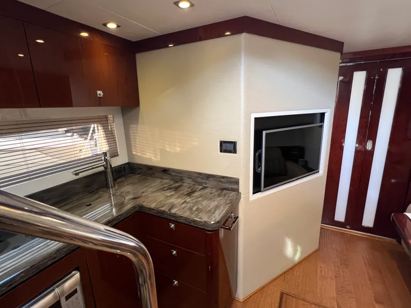 Slide: The Image of Sea Ray 410 Sundancer 2015 - 44