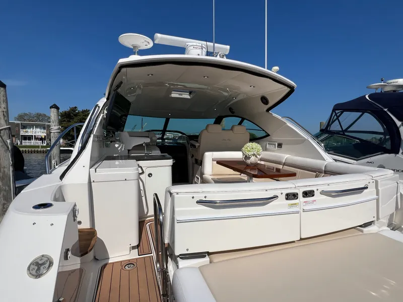 Slide: The Image of Sea Ray 410 Sundancer 2015 - 5