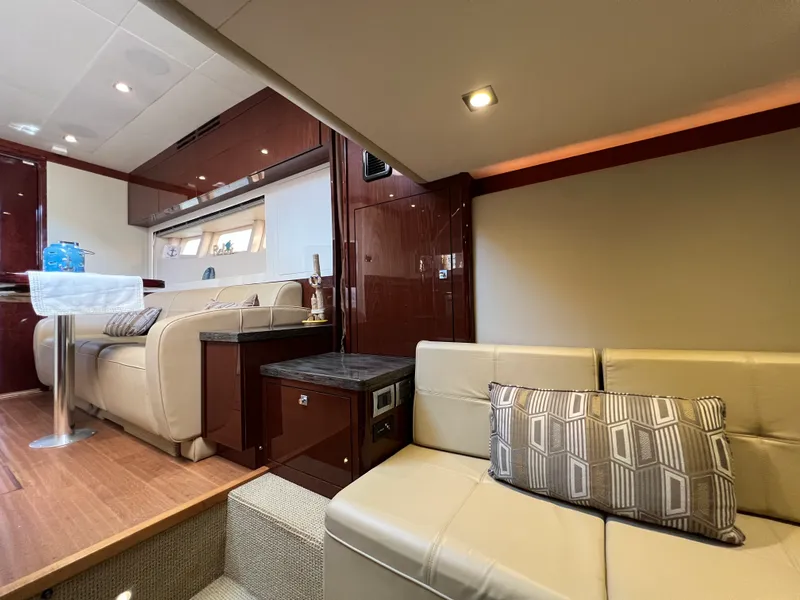 Slide: The Image of Sea Ray 410 Sundancer 2015 - 54