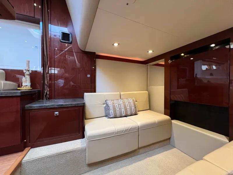 Slide: The Image of Sea Ray 410 Sundancer 2015 - 55