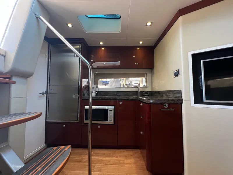 Slide: The Image of Sea Ray 410 Sundancer 2015 - 57