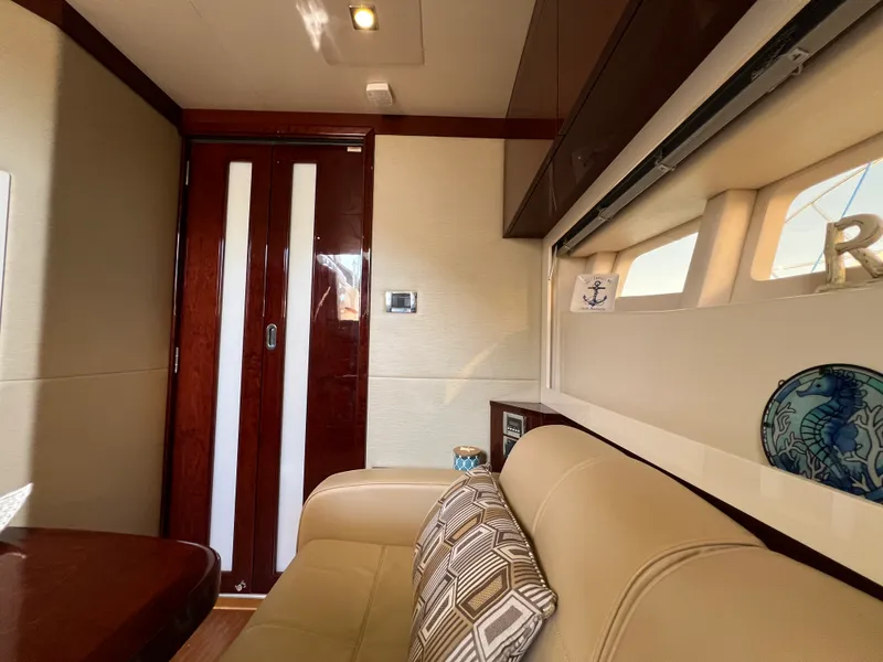 Slide: The Image of Sea Ray 410 Sundancer 2015 - 59