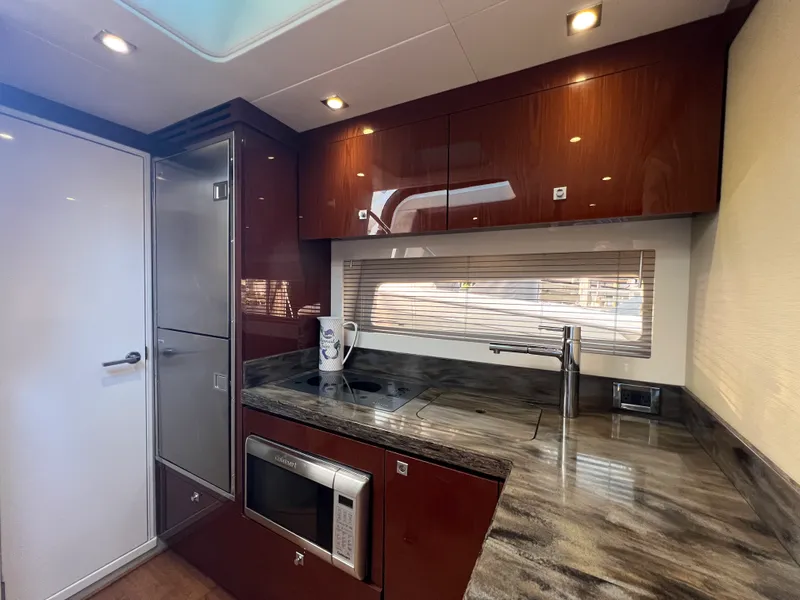 Slide: The Image of Sea Ray 410 Sundancer 2015 - 72
