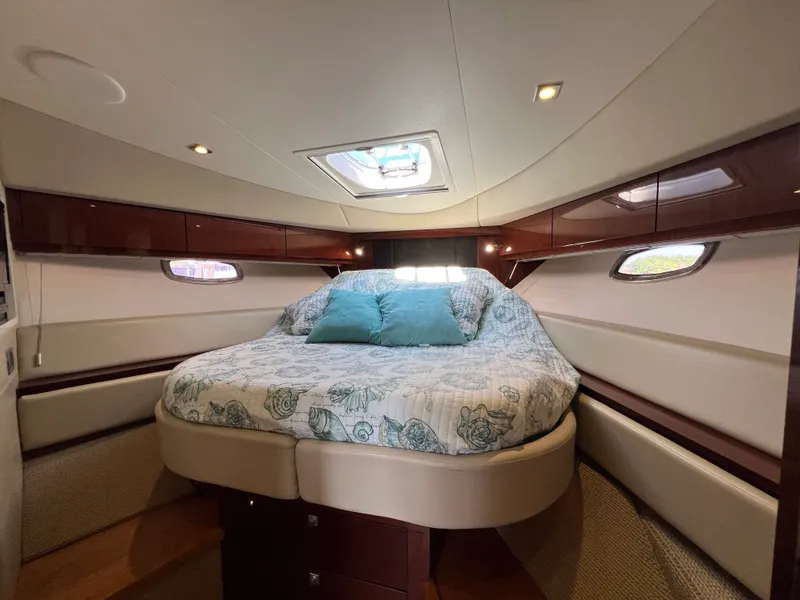 Slide: The Image of Sea Ray 410 Sundancer 2015 - 78