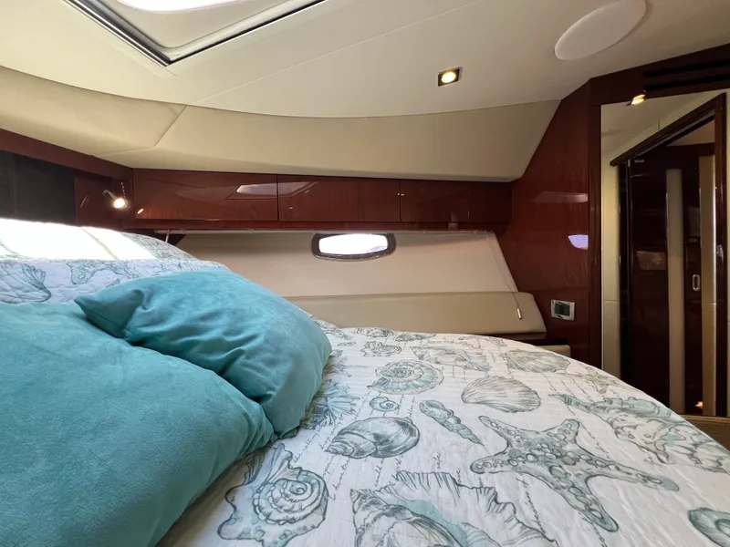 Slide: The Image of Sea Ray 410 Sundancer 2015 - 81