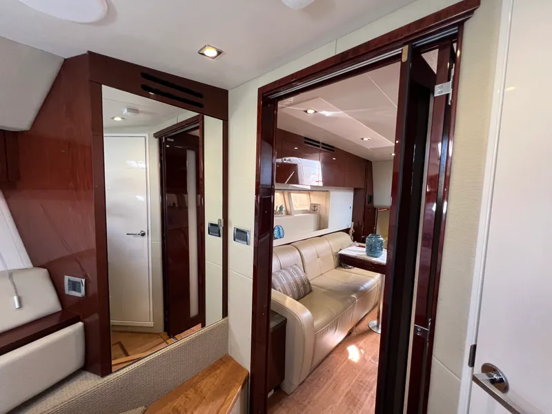 Slide: The Image of Sea Ray 410 Sundancer 2015 - 82