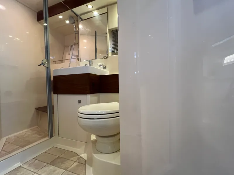 Slide: The Image of Sea Ray 410 Sundancer 2015 - 86