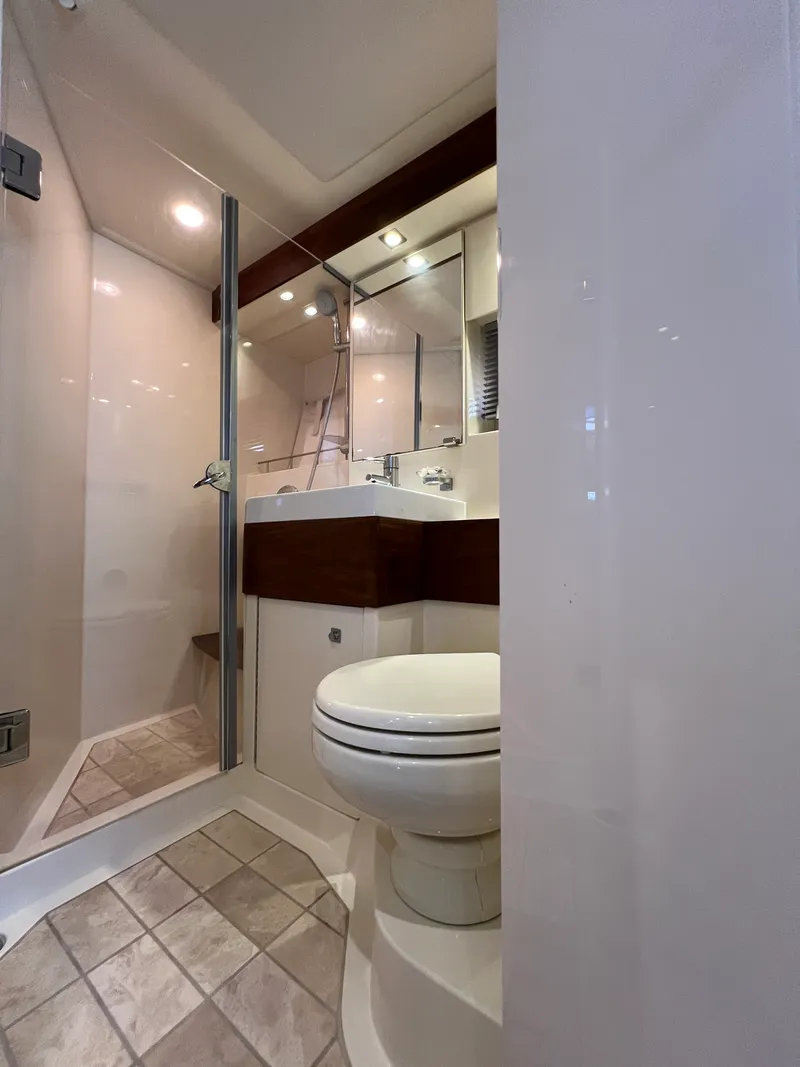 Slide: The Image of Sea Ray 410 Sundancer 2015 - 89