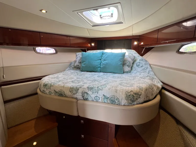 Slide: The Image of Sea Ray 410 Sundancer 2015 - 92