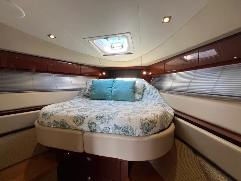 Slide: The Image of Sea Ray 410 Sundancer 2015 - 95