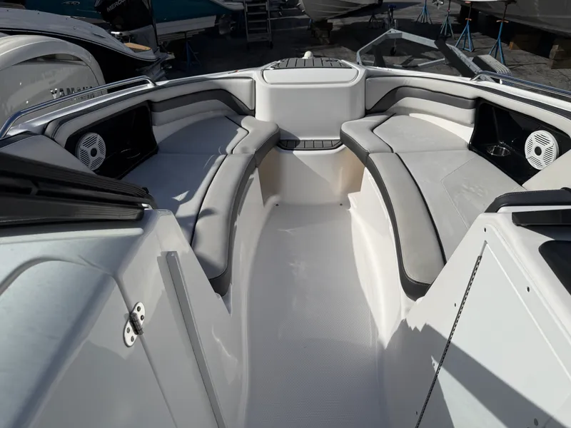 Slide: The Image of Yamaha AR 240 2019 - 10