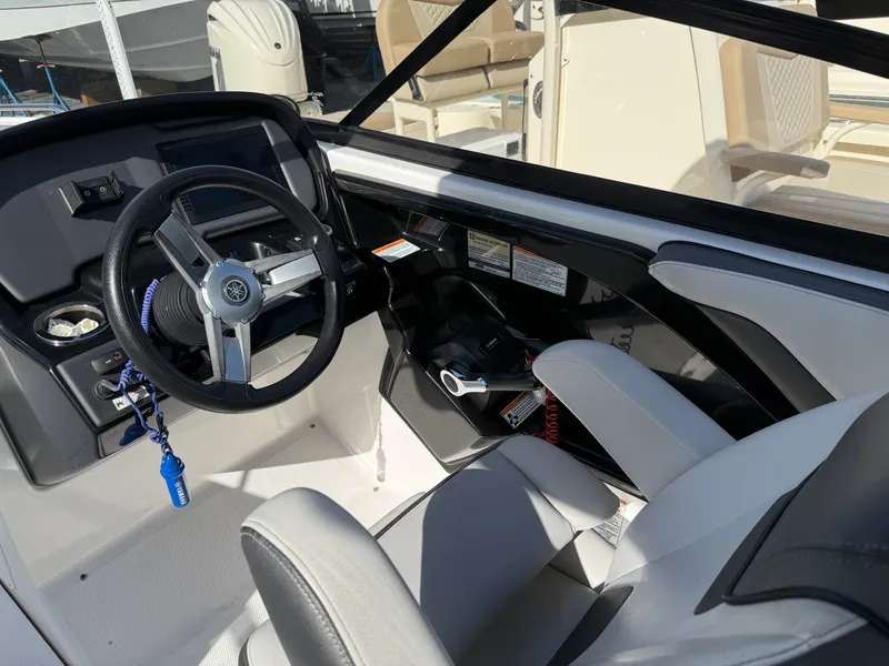 Slide: The Image of Yamaha AR 240 2019 - 7